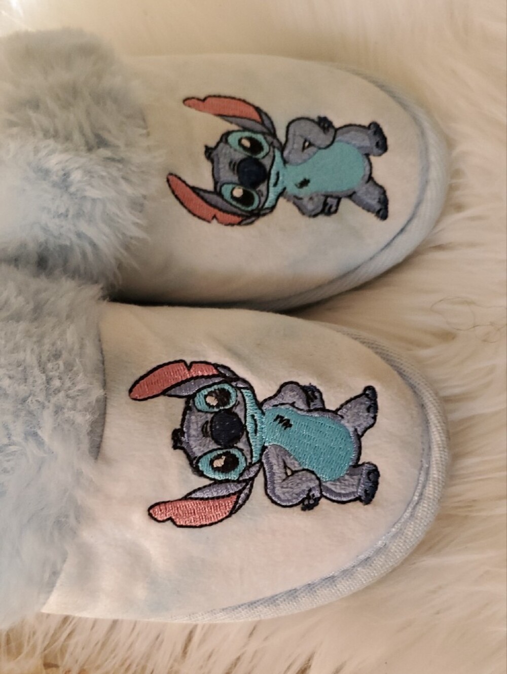 Disney Fuzzy House Slippers Shoes Size 1 - Picture 5 of 8
